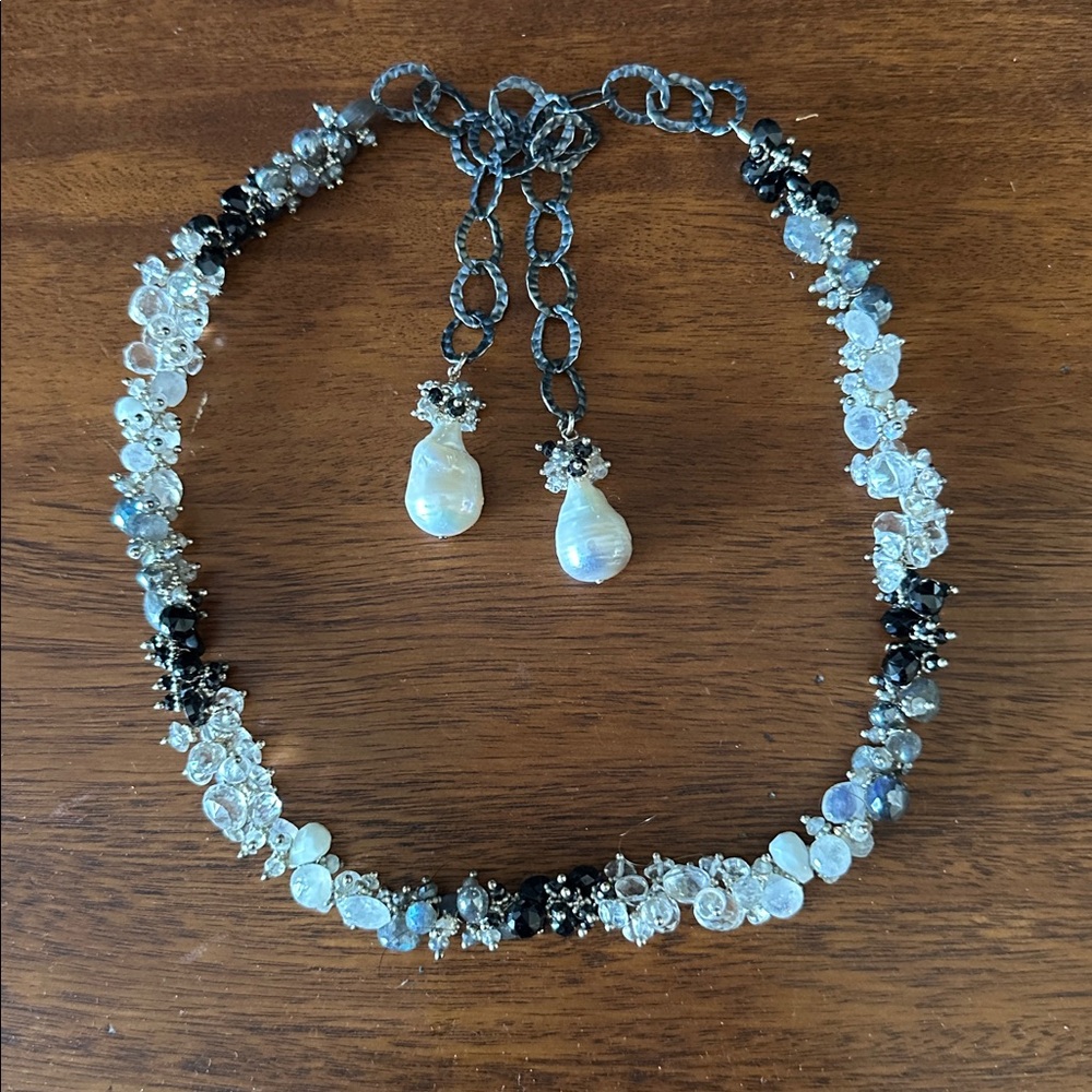 Elegant Black and White Crystal Pearl Beaded Necklace